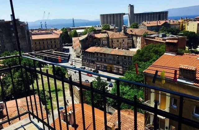 4 bedroom apartment Rijeka view
