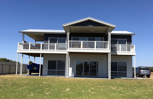 4 Bedroom Beach House with Sea Views. Now with wifi and foxtel.