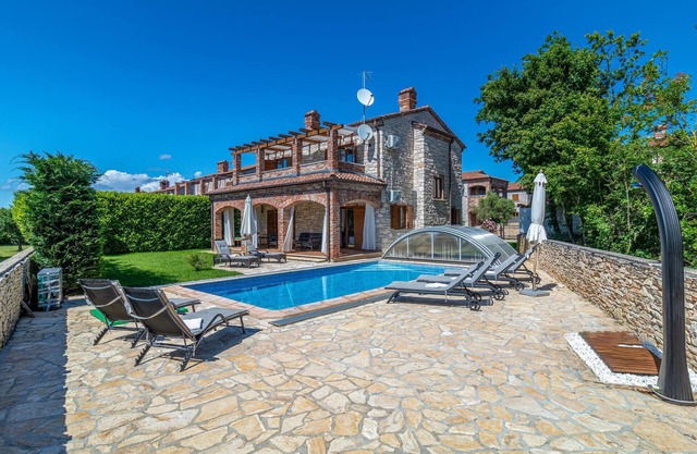 4 bedroom cozy home in Cabrunici