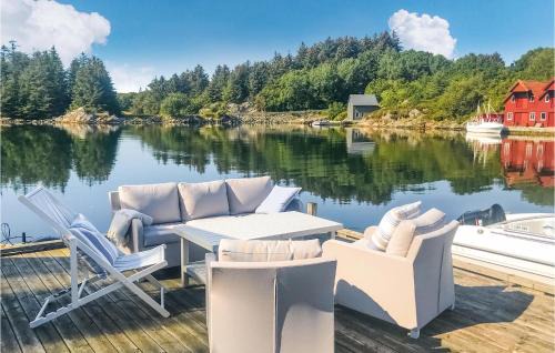 4 Bedroom Cozy Home In Bokn