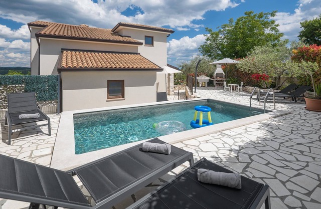 4 bedroom gorgeous home in Nova Vas