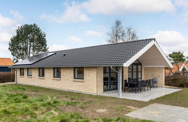 4 bedroom gorgeous home in Bogø By
