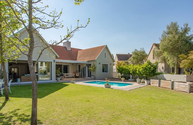 4 Bedroom home in Boschenmeer Golf Estate