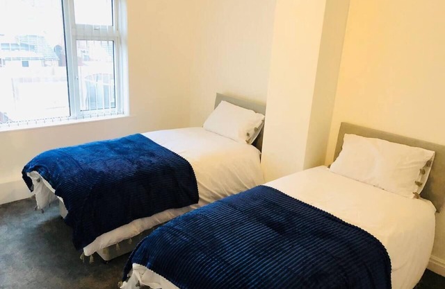 4 Bedroom Lovely home in Loughborough town & Uni