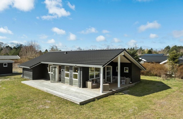 4 bedroom nice home in Højby