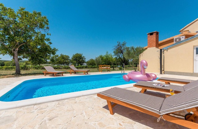 4 bedroom stunning home in Polaca