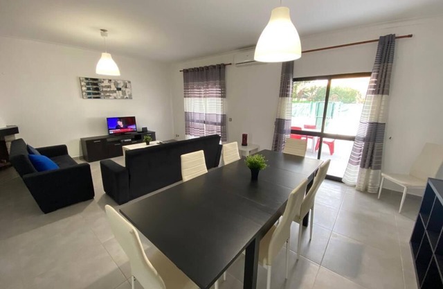 4 bedroom villa Altura, near the beach. It has an excellent backyard