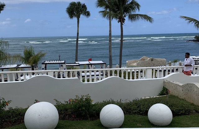 4 Bedroom Villa/MANDATORY All inclusive resort w/VIP band privileges included
