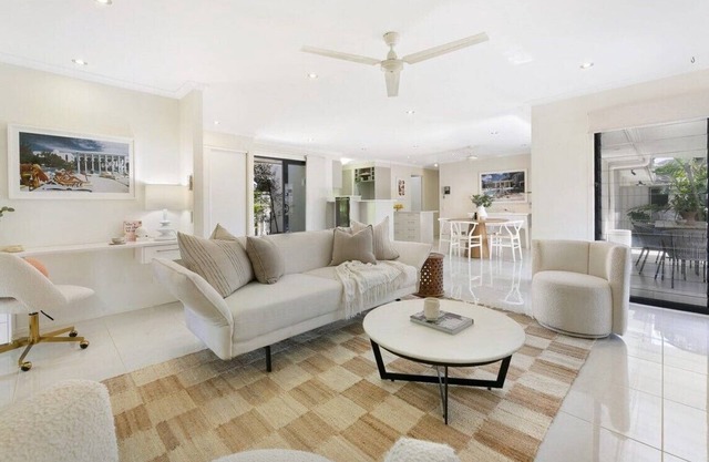4 Bedroom Villa - Short Walk to the Beach!