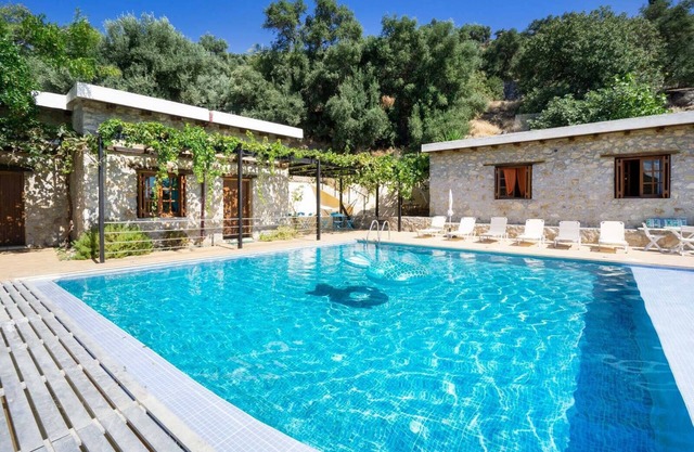 4-Bedroom Villa Talos With Private Pool