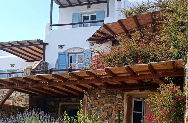 4-bedroom villa with sea view