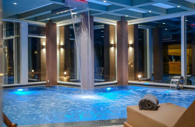 4 Bedrooms Villa with Pool