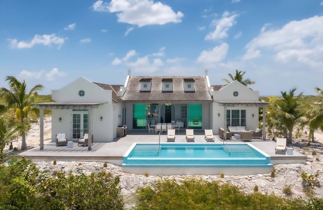 4 BR All-Inclusive Villa @ Ambergris Cay: Puesta del Sol