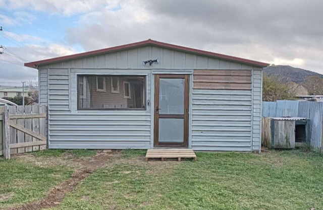 4 double and 2 Sofa Beds chalet