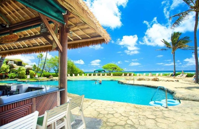 4 Home-like accommodation w/Garden View! Outdoor Pool, Near Lydgate State Beach