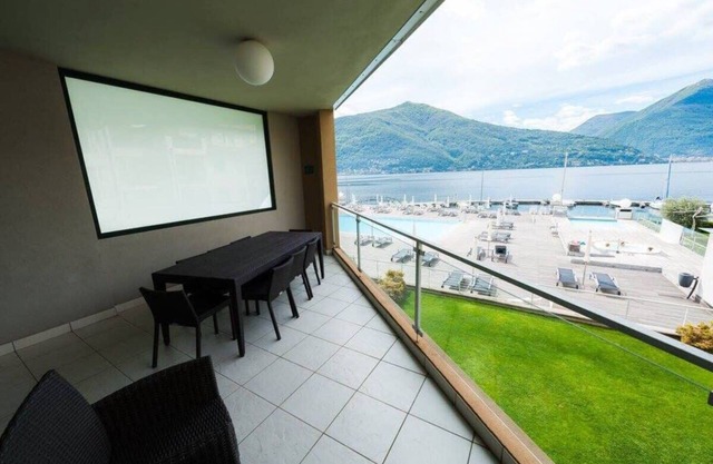 4 bedroom Italian Lakes apartment rental with pool