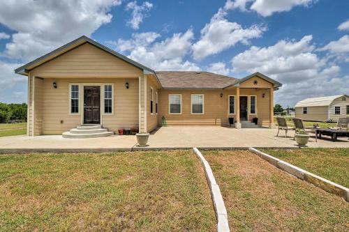 4 Mi to Circuit of the Americas Home with 3 Acres