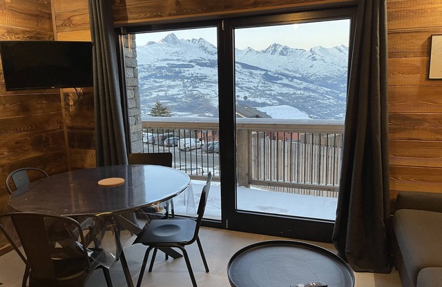 4 person flat at the foot of the slopes and 6 minutes walk from the town centre