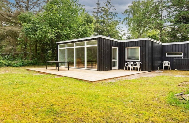 4 person holiday home in Ebeltoft-By Traum