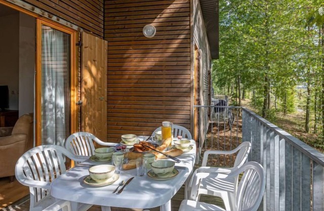4 pièces 8 pax CDF Duplex Les Cottages by Interhome