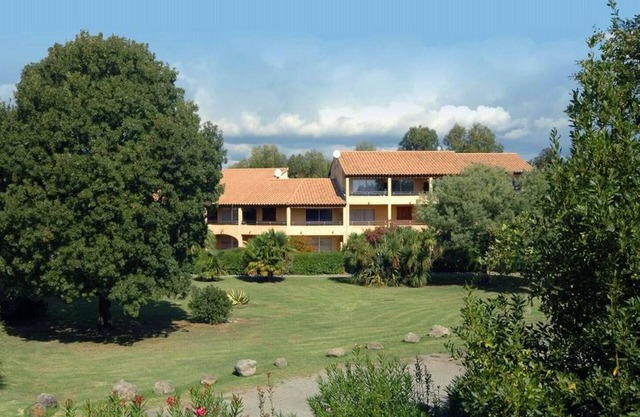 4-room apartment 100 meters from the sandy beach. Air conditioning