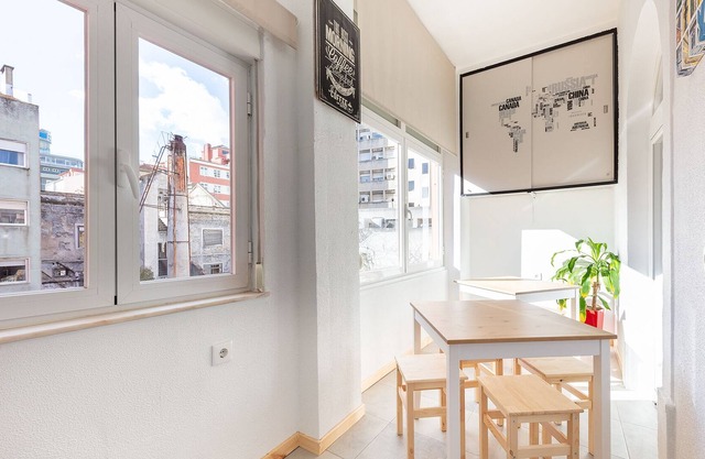 4 rooms apartment with air conditioning, stove top, kettle and washing machine.