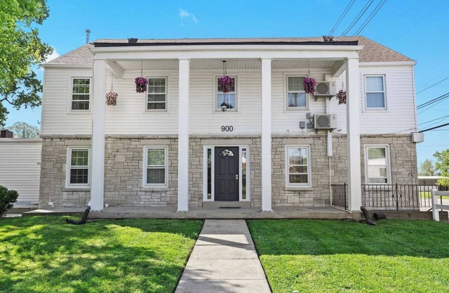 4 Spacious Units | Near Downtown & Expo Center!