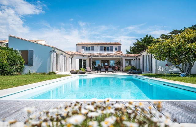 4-Star Beachfront Villa Les Ensemberts (with heated swimming pool)
