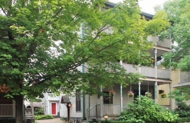 43 Janes: Year-round vacation home for the whole family!