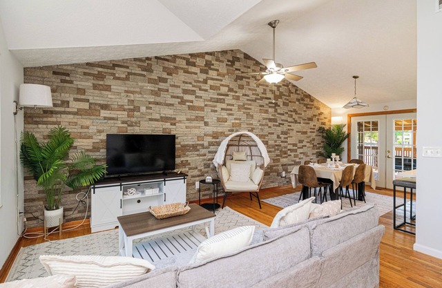 4Bd 3Ba Single Family Home Near BWI, FT Meade, Live, Balt City+ Fenced Yard