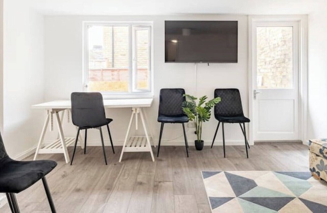 4BR Flat on the High St + Free Cable Car Tickets