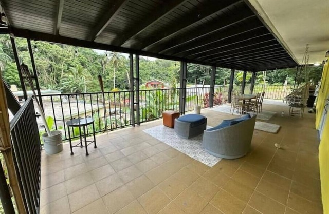 4BR for large groups Countryside