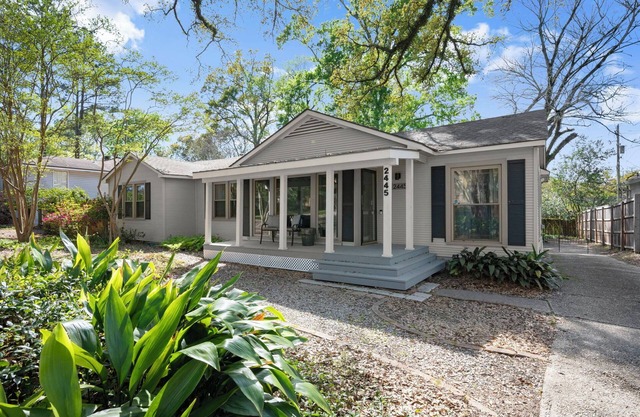 4BR Home Near LSU – Walk to Campus & Lakes!
