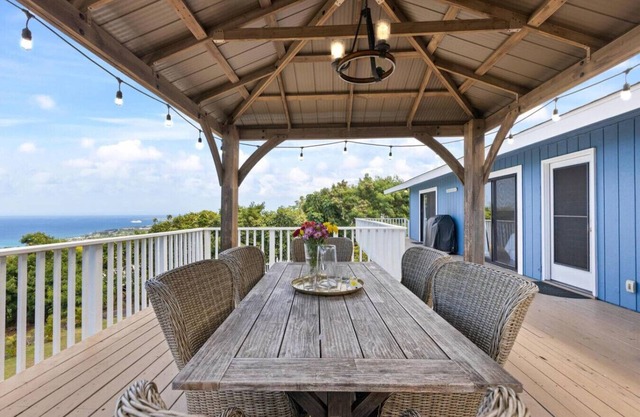 4BR Kona Home with Ocean Views!