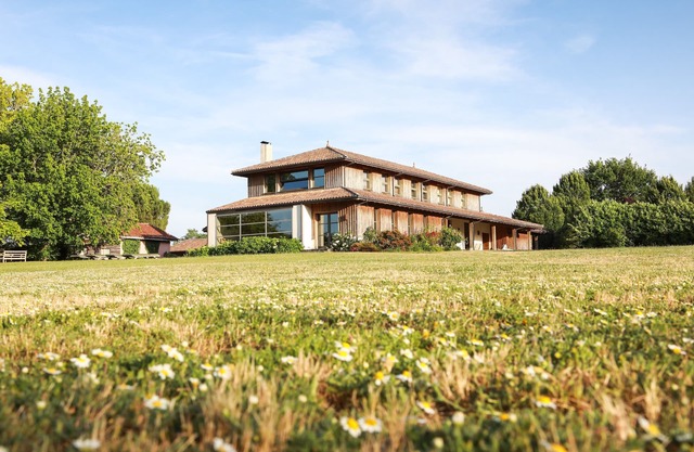 5 B&B suites in a 5-hectare private park.