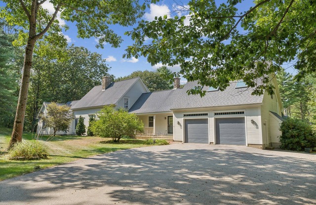 5 Bed, 4.5 Bathroom, In-ground Pool, Gym near Parsons Beach!