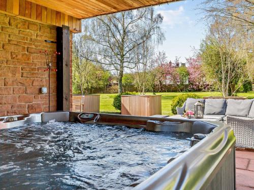 5 Bed in Penrith 78167