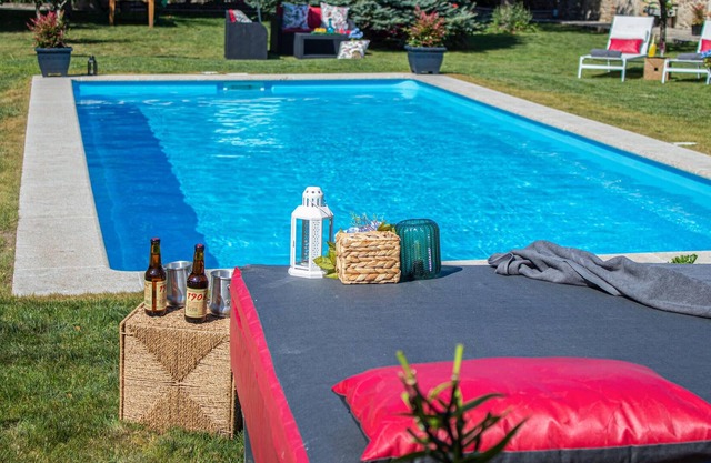 5 bedroom accommodation in Padrón