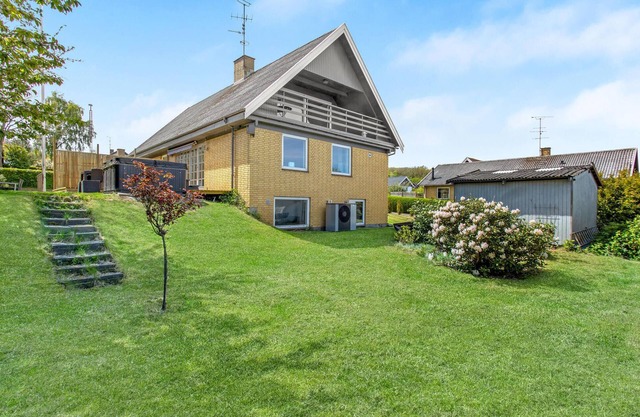 5 bedroom lovely home in Allinge