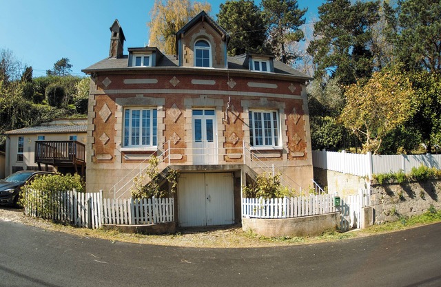 5-bedroom villa 400 m from the beach