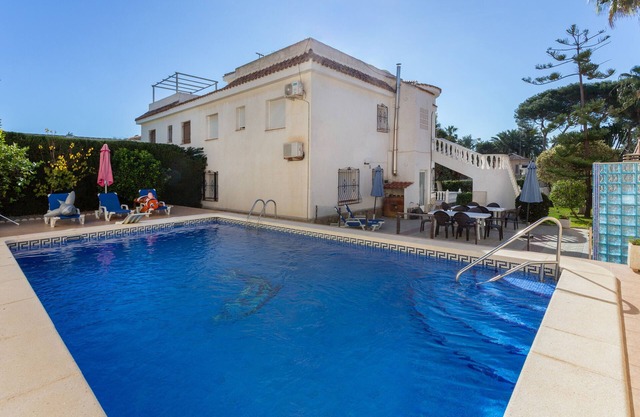 "5 bedroom Villa private Pool and Garden" close to the Sea with Pool & Wi-Fi