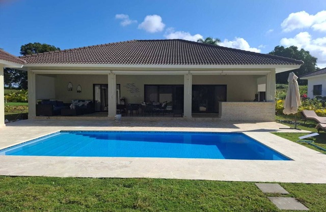 5 bedrooms luxury villa in Hispañola residential/Sosua