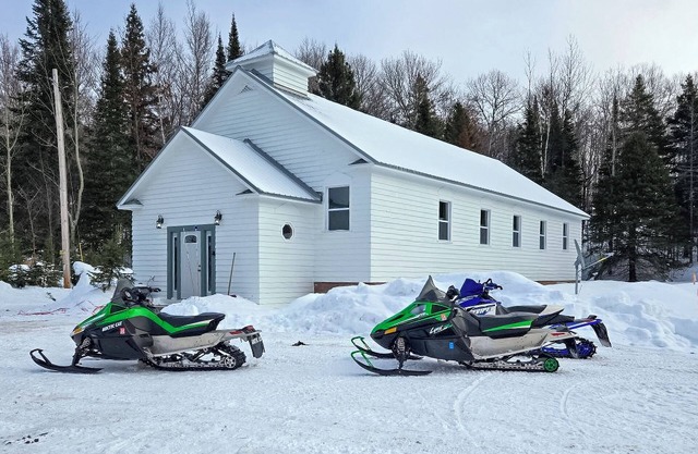 5 Mi to Twin Lakes State Park: Renovated Church!