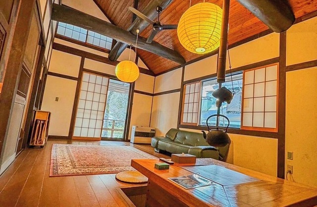 5 minutes by car from Yubatake! Enjoy bliss and luxury in a private villa with a hot spring bath in the nature-rich Kusatsu Onsen!