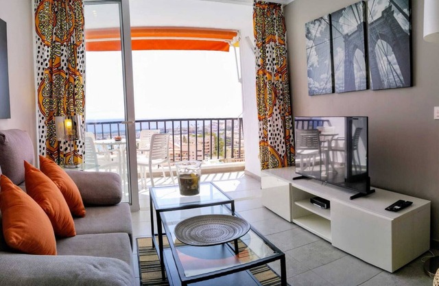 5 minutes from the beach :Apartment "Orange Trees panoramic sea view