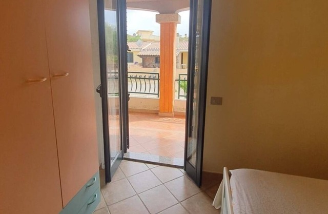 5 minutes from the sea, sa petra ruja beach, apartment in villa