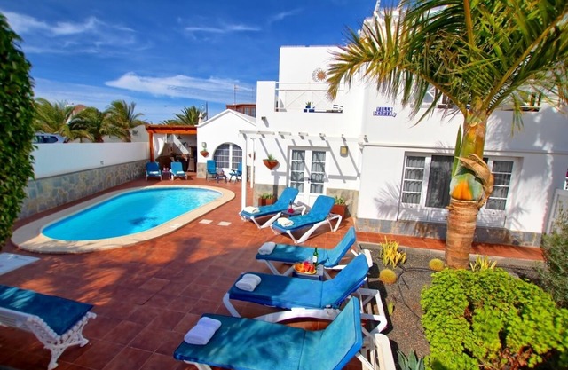 5 Star Villa Destino - Four Bedrooms, 3 bath, electric/solar heated salt pool
