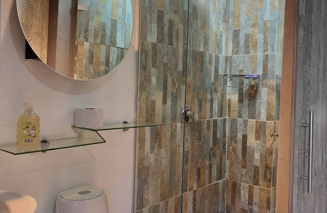 #5 Suite Icon @ Lleras Park 201