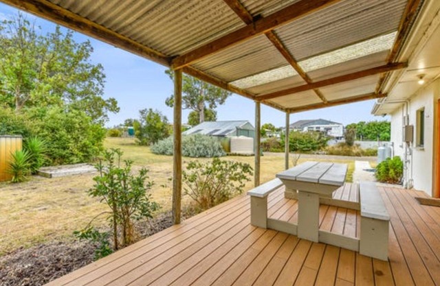 5 Wilhelmina Street - Beautiful spacious pet friendly home