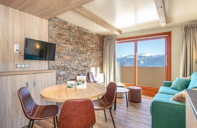 50m from resort center, balcony, parking, tv, ski locker, 40m², Valmorel